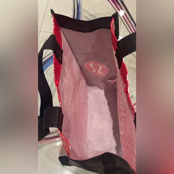 Lululemon red bag “friends are more important then money” - Picture 3 of 7